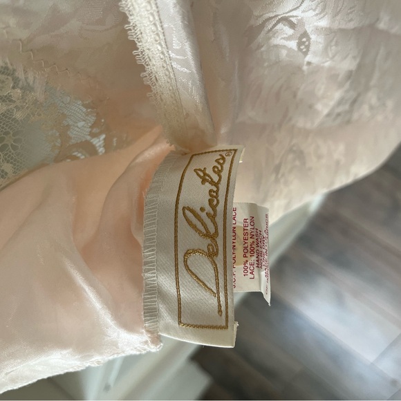 VINTAGE Pink Lace Night Gown - Picture 5 of 6